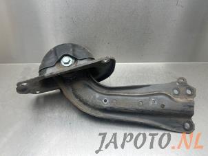 Used Rear upper wishbone, right Toyota Prius (ZVW5) 1.8 16V Hybrid Price on request offered by Japoto Parts B.V.