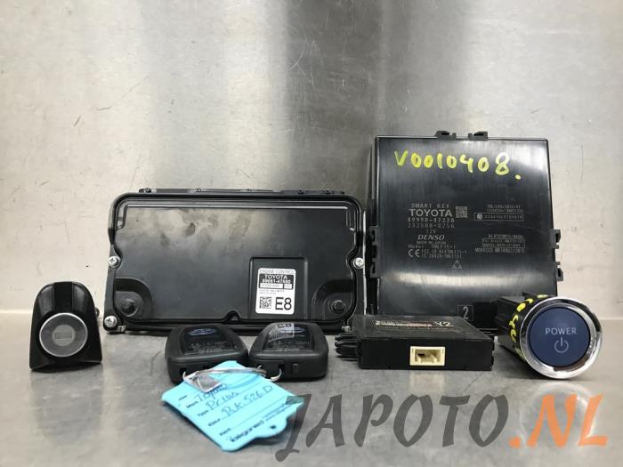 Used Ignition lock + computer Toyota Prius (ZVW5) 1.8 16V Hybrid Price € 314,95 Margin scheme offered by Japoto Parts B.V.