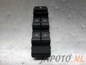 Used Multi-functional window switch Hyundai i30 Wagon (PDEF5) 1.6 CRDi 16V VGT Price € 99,95 Margin scheme offered by Japoto Parts B.V.