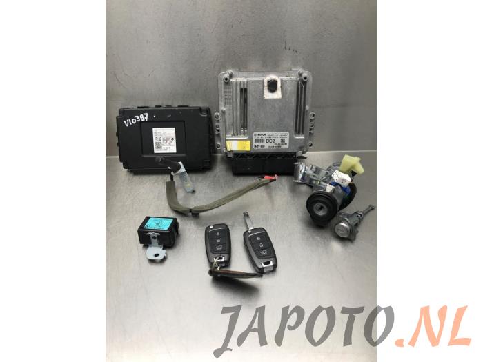Used Ignition lock + computer Hyundai i30 Wagon (PDEF) 1.6 CRDi 16V VGT Price € 209,95 Margin scheme offered by Japoto Parts B.V.
