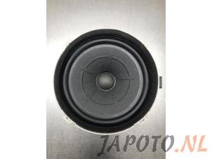 Used Speaker Hyundai i30 Wagon (PDEF5) 1.6 CRDi 16V VGT Price € 29,95 Margin scheme offered by Japoto Parts B.V.