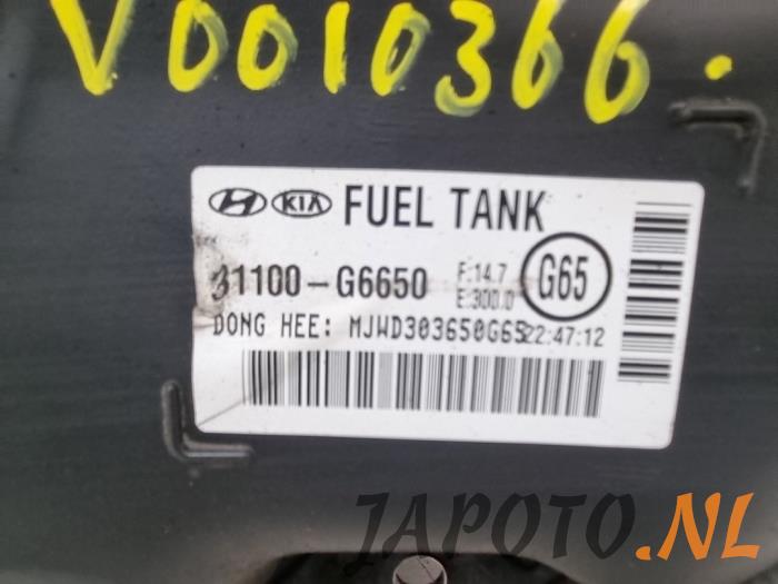 Tank from a Kia Picanto (JA) 1.0 T-GDI 12V 2018