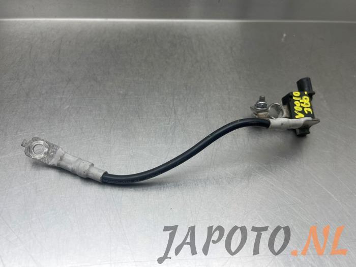 Battery sensor from a Kia Picanto (JA) 1.0 T-GDI 12V 2018