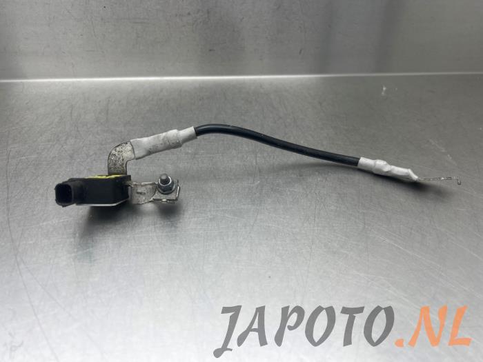 Battery sensor from a Kia Picanto (JA) 1.0 T-GDI 12V 2018
