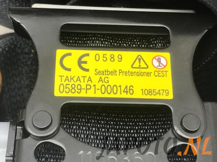 Cinturón de seguridad derecha delante de un Mazda CX-3 1.5 Skyactiv D 105 16V 2015