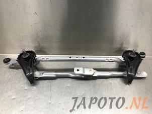 Używane Mechanizm wycieraczki Mazda 2 (DJ/DL) 1.5 SkyActiv-G 90 Cena € 59,95 Procedura marży oferowane przez Japoto Parts B.V.