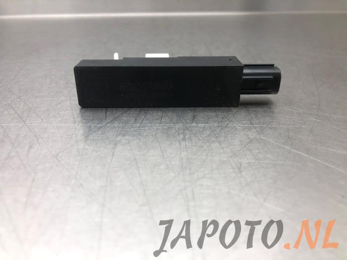 Używane Keyless Entry-Antena Mazda 2 (DJ/DL) 1.5 SkyActiv-G 90 Cena € 20,95 Procedura marży oferowane przez Japoto Parts B.V.