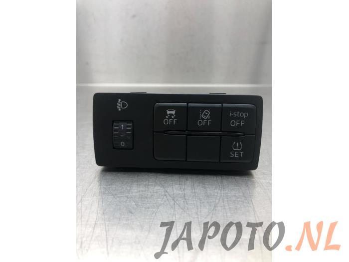 Używane Przelacznik (rózne) Mazda 2 (DJ/DL) 1.5 SkyActiv-G 90 Cena € 36,70 Procedura marży oferowane przez Japoto Parts B.V.
