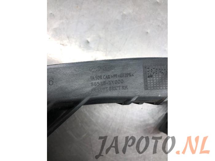 Front bumper bracket, right from a Kia Picanto (TA) 1.0 12V 2014
