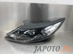 Used Headlight, left Kia Sportage (SL) 1.6 GDI 16V 4x2 Price € 349,95 Margin scheme offered by Japoto Parts B.V.