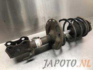 Gebrauchte Stoßdämpferstrebe links vorne Toyota Avensis Wagon (T27) 2.0 16V D-4D-F Preis auf Anfrage angeboten von Japoto Parts B.V.