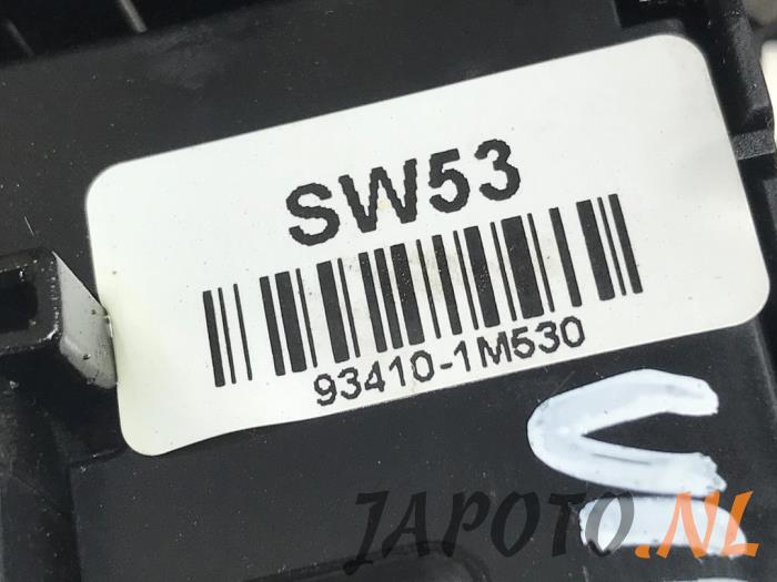 Light switch from a Kia Sportage (SL) 1.6 GDI 16V 4x2 2012