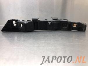 Used Front bumper bracket, right Kia Sportage (SL) 1.6 GDI 16V 4x2 Price € 14,95 Margin scheme offered by Japoto Parts B.V.