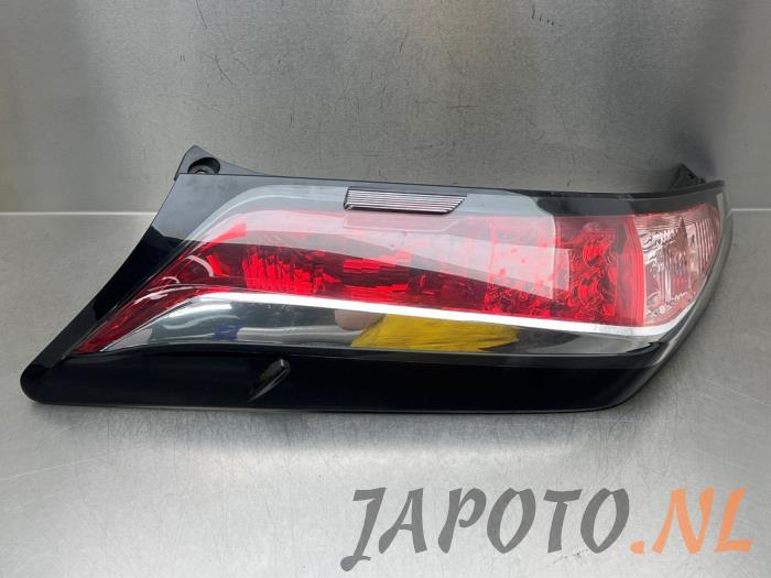 Luz trasera izquierda de un Toyota Aygo (B40) 1.0 12V VVT-i 2017