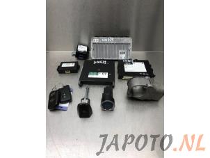 Usagé Serrure de contact + ordinateur Toyota Yaris III (P13) 1.5 16V Hybrid Prix € 199,95 Règlement à la marge proposé par Japoto Parts B.V.