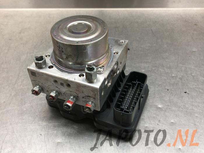 Usagé Bloc ABS Suzuki Ignis (MF) 1.2 Dual Jet 16V Smart Hybrid Prix € 157,45 Règlement à la marge proposé par Japoto Parts B.V.
