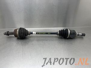 Usagé Arbre de transmission avant gauche Toyota Aygo (B40) 1.0 12V VVT-i Prix € 49,95 Règlement à la marge proposé par Japoto Parts B.V.