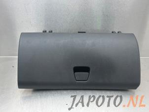 Usagé Boîte à gants Toyota Aygo (B40) 1.0 12V VVT-i Prix sur demande proposé par Japoto Parts B.V.