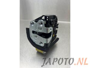 Used Rear door mechanism 4-door, right Kia Rio III (UB) 1.2 CVVT 16V Price on request offered by Japoto Parts B.V.