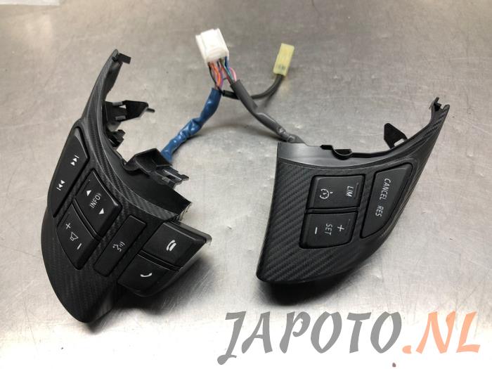 Interruptor de mando de volante de un Mazda CX-5 (KE,GH) 2.0 SkyActiv-G 16V 2WD 2016