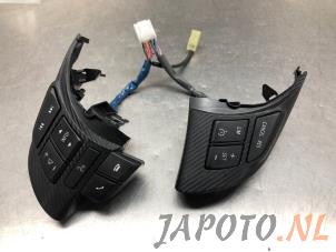 Usados Interruptor de mando de volante Mazda CX-5 (KE,GH) 2.0 SkyActiv-G 16V 2WD Precio de solicitud ofrecido por Japoto Parts B.V.