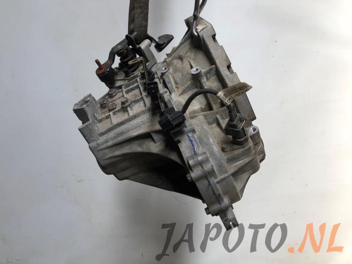 Gearbox from a Kia Rio III (UB) 1.2 CVVT 16V 2013