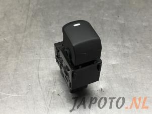 Used Electric window switch Hyundai iX20 (JC) 1.4i 16V Price on request offered by Japoto Parts B.V.