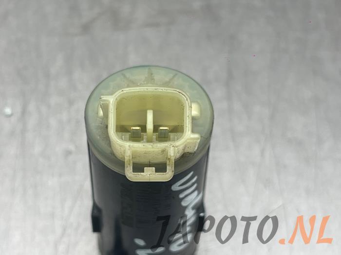 Windscreen washer pump Suzuki Swift 1.2 Dual Jet 16V - EW17006 MITSUBA