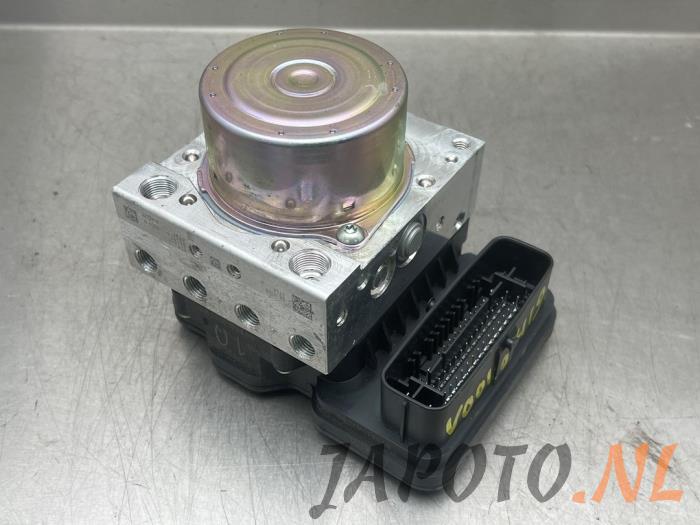 Gebrauchte ABS Pumpe Toyota RAV4 (A5) 2.5 Hybrid 16V AWD Preis € 419,95 Margenregelung angeboten von Japoto Parts B.V.