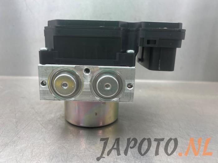 ABS Pumpe van een Toyota RAV4 (A5) 2.5 Hybrid 16V AWD 2023