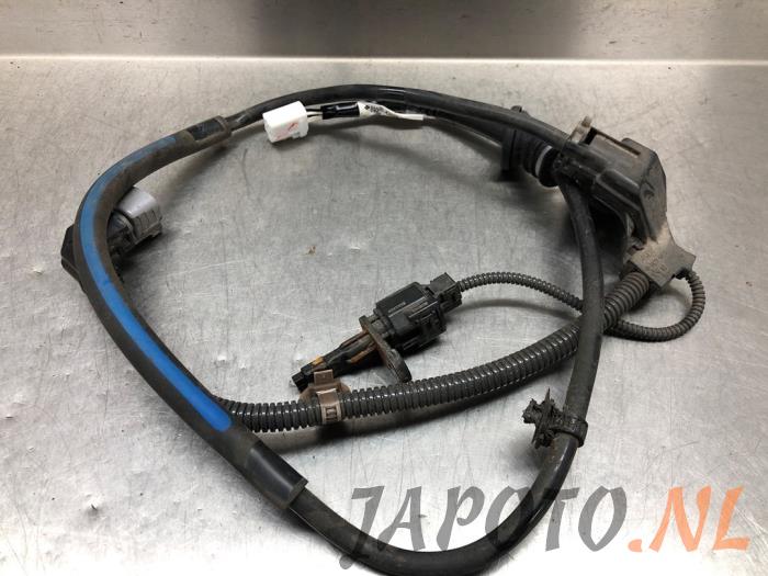 Begagnade ABS-sensor Toyota RAV4 (A5) 2.5 Hybrid 16V AWD Pris € 26,20 Marginaltabell erbjuds av Japoto Parts B.V.