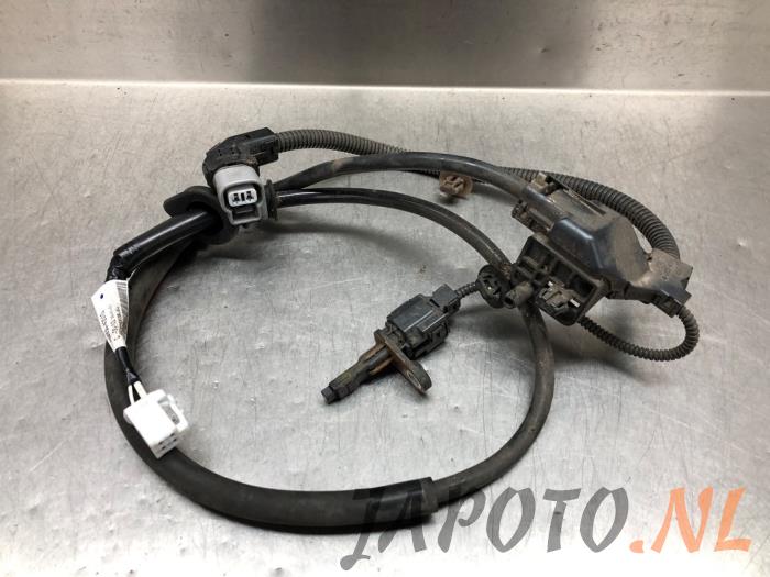 Begagnade ABS-sensor Toyota RAV4 (A5) 2.5 Hybrid 16V AWD Pris € 26,20 Marginaltabell erbjuds av Japoto Parts B.V.