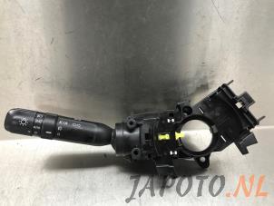 Używane Przelacznik swiatel Kia Picanto (JA) 1.0 T-GDI 12V Cena na żądanie oferowane przez Japoto Parts B.V.