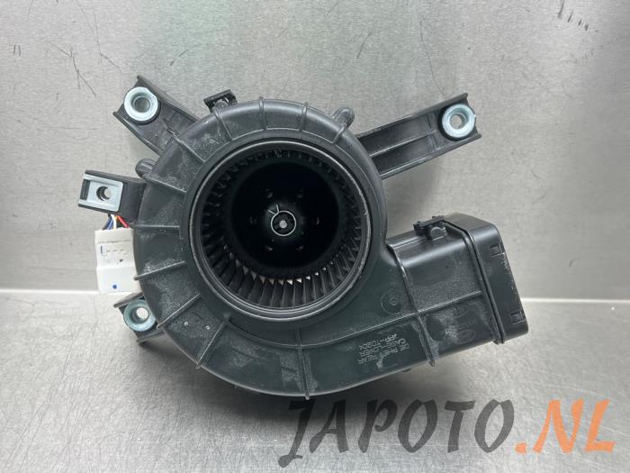 Używane Wentylator akumulatora Kia Niro I (DE) 1.6 GDI PHEV Cena € 78,74 Procedura marży oferowane przez Japoto Parts B.V.