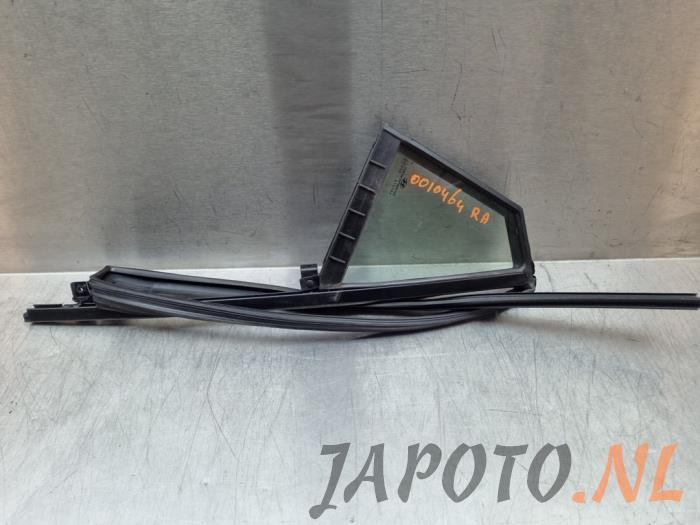 Usados Ventanilla triangular derecha detrás Hyundai i10 1.0 12V Precio € 52,45 Norma de margen ofrecido por Japoto Parts B.V.