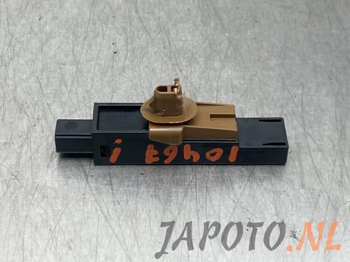 Używane Keyless Entry-Antena Toyota Corolla (E21/EA1/EH1) 1.8 16V Hybrid Cena € 20,95 Procedura marży oferowane przez Japoto Parts B.V.