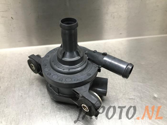 Begagnade Vattenpump Toyota Corolla (E21/EA1/EH1) 1.8 16V Hybrid Pris € 52,49 Marginaltabell erbjuds av Japoto Parts B.V.