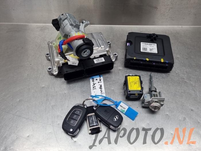 Used Ignition lock + computer Hyundai Tucson (TL) 1.6 GDi 16V 2WD Price € 262,50 Margin scheme offered by Japoto Parts B.V.