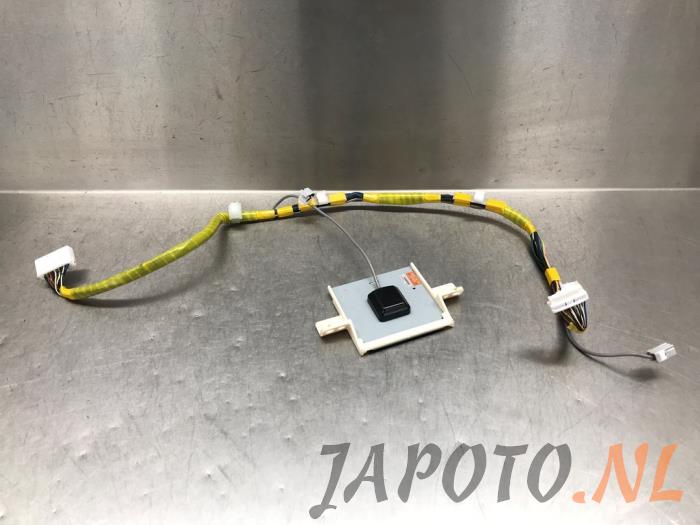 Używane Antena GPS Lexus GS (..S19) 300 3.0 24V VVT-i Cena € 30,45 Procedura marży oferowane przez Japoto Parts B.V.