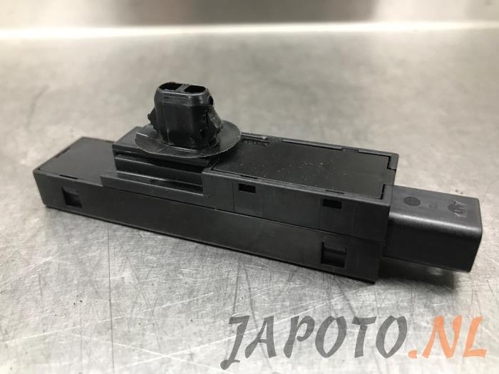 Używane Keyless Entry-Antena Lexus GS (..S19) 300 3.0 24V VVT-i Cena € 20,95 Procedura marży oferowane przez Japoto Parts B.V.