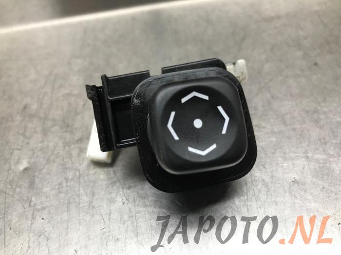 Usados Interruptor de retrovisor Lexus GS (..S19) 300 3.0 24V VVT-i Precio € 31,49 Norma de margen ofrecido por Japoto Parts B.V.