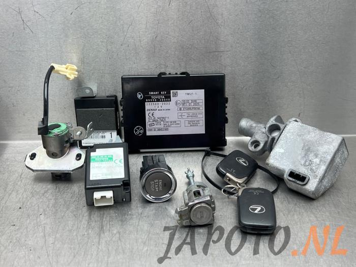 Used Ignition lock + computer Lexus GS (..S19) 300 3.0 24V VVT-i Price € 262,45 Margin scheme offered by Japoto Parts B.V.