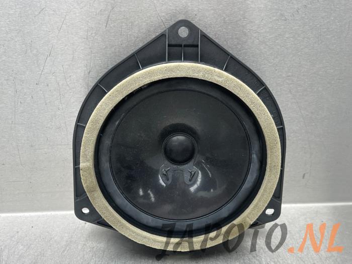 Używane Glosnik Lexus GS (..S19) 300 3.0 24V VVT-i Cena € 20,99 Procedura marży oferowane przez Japoto Parts B.V.