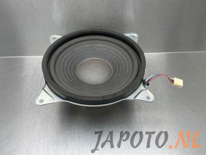 Używane Glosnik Lexus GS (..S19) 300 3.0 24V VVT-i Cena € 20,99 Procedura marży oferowane przez Japoto Parts B.V.