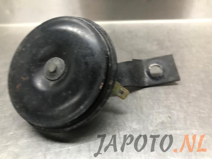 Używane Klakson Mazda MX-5 RF (ND) 2.0 SkyActiv G-184 16V Cena € 20,99 Procedura marży oferowane przez Japoto Parts B.V.