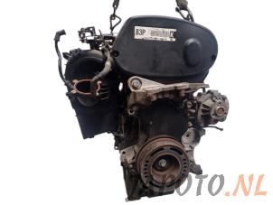 Motor van een Chevrolet Cruze (305) 1.6 16V VVT 2012