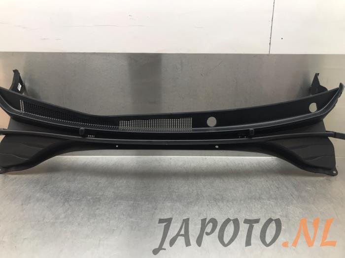 Begagnade Torpedgaller Hyundai Ioniq EV 38 kWh Pris € 95,23 Inklusive moms erbjuds av Japoto Parts B.V.
