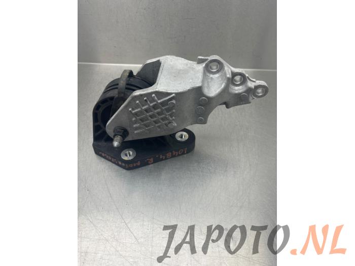 Usagé Support moteur Hyundai Ioniq EV 38 kWh Prix € 63,46 Prix TTC proposé par Japoto Parts B.V.