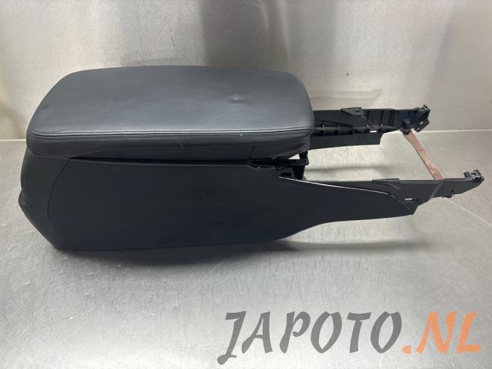 Begagnade Armstöd Lexus GS (..S19) 300 3.0 24V VVT-i Pris € 78,74 Marginaltabell erbjuds av Japoto Parts B.V.