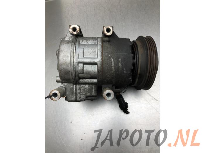 Usagé Pompe clim Hyundai Matrix 1.6 16V Prix € 103,95 Règlement à la marge proposé par Japoto Parts B.V.